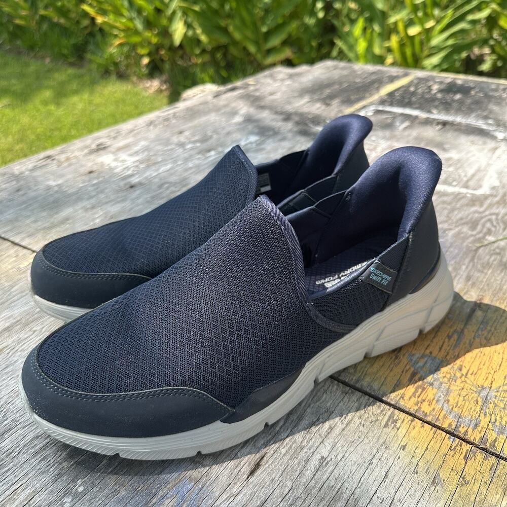 Skechers Swift Fit Equalizer 4.0 Sneakers Men’s 9.5 Navy Blue Slip On Shoes 30